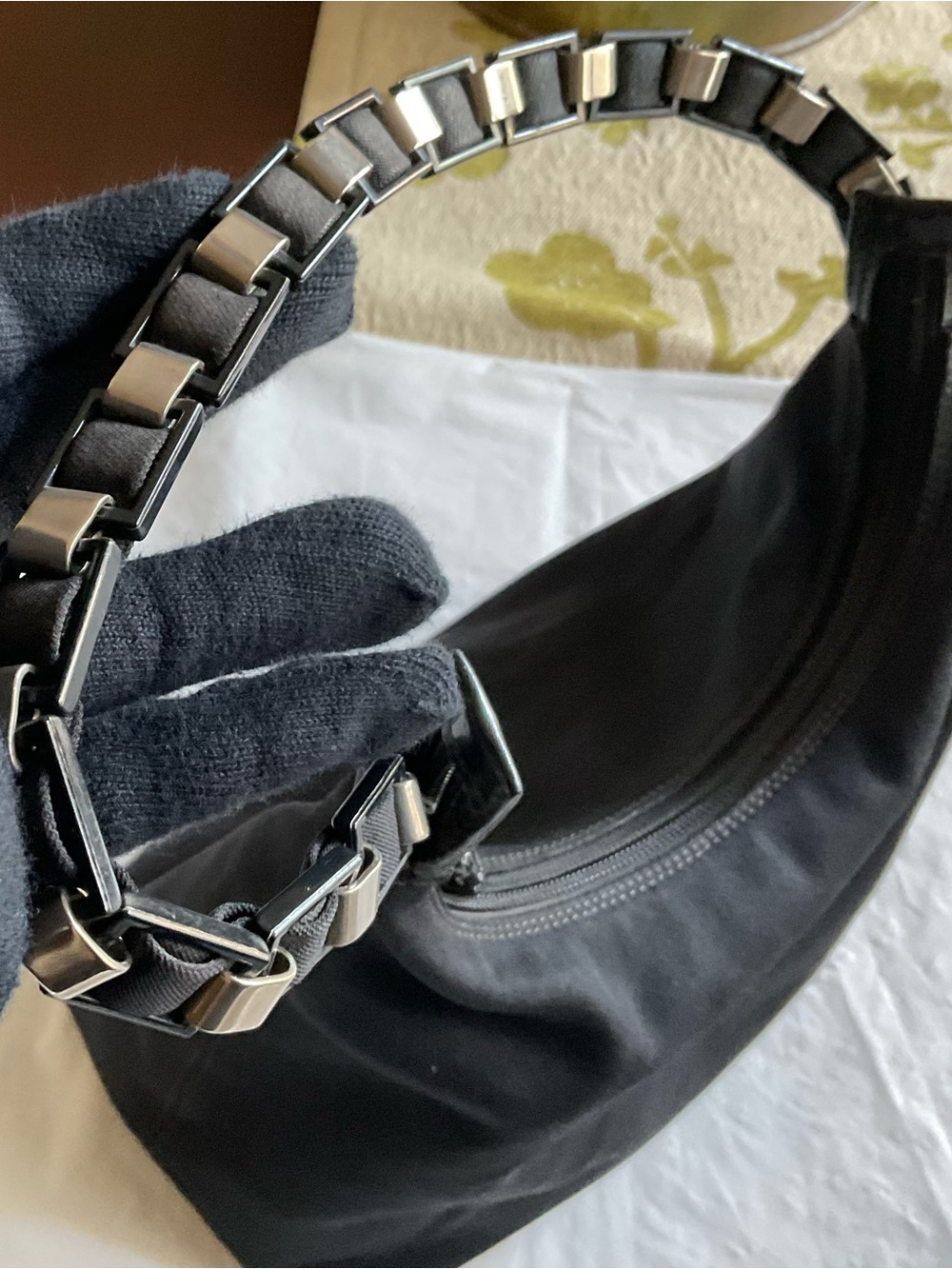 Salvatore Ferragamo VARA Black Canvas Chain Link Vintage Shoulder Bag - Picture 6 of 12